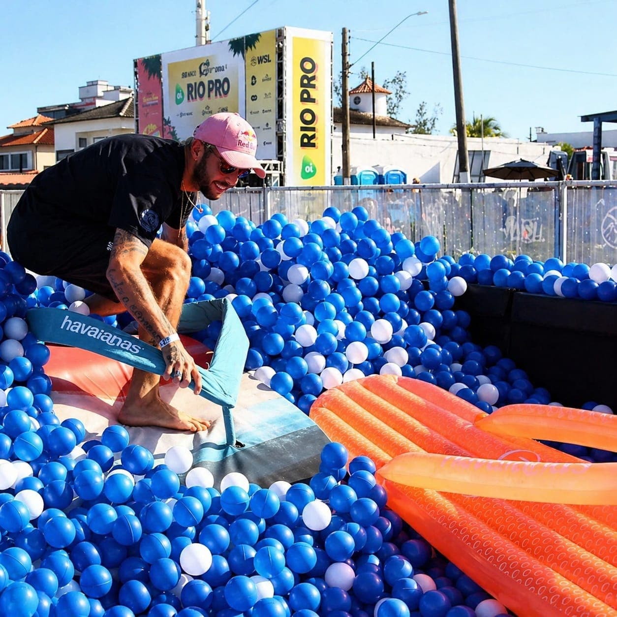 Dry Wave Balls � piscina de bolinhas com efeito de onda no WSL Rio Pro